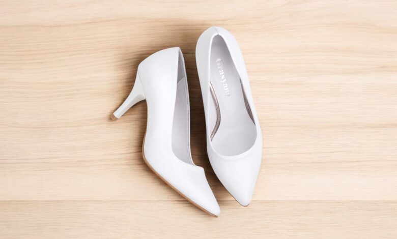 Beyaz Stiletto Ayakkabı Modelleri - Topuklu Ayakkabıda Beyaz - Zarif Adımlar beyaz stiletto Photoroom