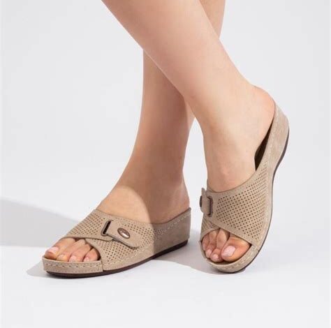 Günlük Konfor: Rahat Kadın Sandaletlerinde Modern ve Şık Adımlar