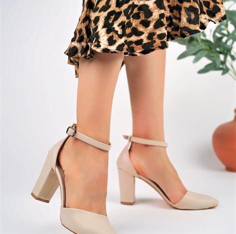 Konforun Kraliçesi: En Rahat Topuklu Ayakkabı Seçimleriyle Tanışın