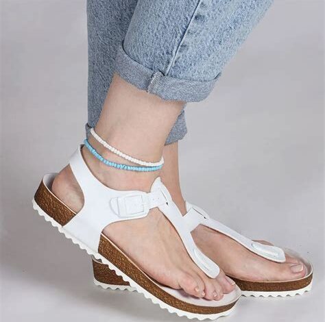 Ruhunuzu Yansıtan: Canlı Kadın Sandaletlerinde Özgün ve Sanatsal Tasarımlar