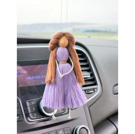 Sevimli Dokunuş: Özgün Tasarımlı Topuklu Ayakkabılarla Genç Ruhunuzu Yansıtın