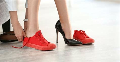 Kısa Topuklu Abiye Ayakkabı Modelleri ile Ayak Sağlığını Koruyun